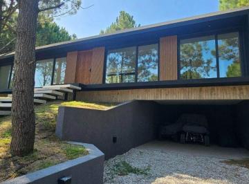 Casa · 212m² · 5 Ambientes · 1 Cochera · Venta Casa Costa Esmeralda 5 Ambientes