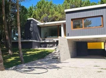 Casa · 190m² · 5 Ambientes · 1 Cochera · Venta Casa Residencial I Costa Esmeralda 5 Amb