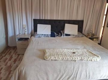 Casa · 440m² · 2 Ambientes · 2 Cocheras · Se Vende Casa Mas Salon Comercial B* Los Quimicos