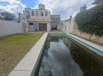 Casa · 128m² · 4 Ambientes · 2 Cocheras · Venta Casa Altamira 3d
