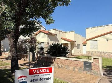 Casa · 405m² · 7 Ambientes · 1 Cochera · Venta de Casa con Galpon en Franck