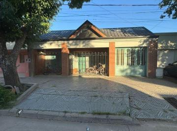 Casa · 170m² · 3 Ambientes · 1 Cochera · Venta Casa 4 Dorm. - Barrio Este.