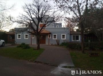 Casa · 200m² · 6 Ambientes · 2 Cocheras · Casa en Alamo Alto - Escobar - Pg