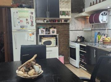 Casa · 190m² · 4 Ambientes · 1 Cochera · Venta Casa 3amb + Departamento 4amb V. Luzuriaga