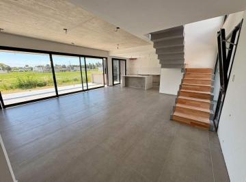 Casa · 150m² · 5 Ambientes · 3 Cocheras · Casa en Venta en Gorina a Estrenar