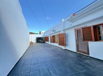 Casa · 200m² · 4 Ambientes · 1 Cochera · Casa en Venta La Plata a Refaccionar