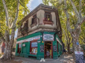 Local comercial · 694m² · 1 Cochera · Venta de 3 Locales Más Casa de Altos en Aguada