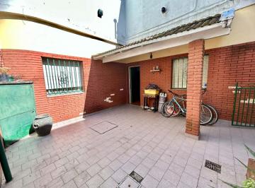 PH · 91m² · 4 Ambientes · Venta/permuta PH 4 Amb.2 Patios, Lavadero, Caseros