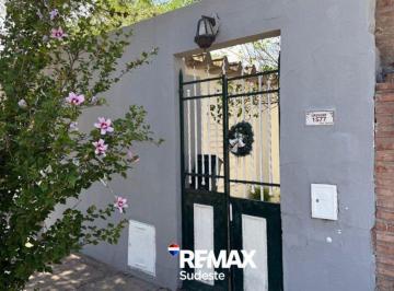 Casa · 121m² · 4 Ambientes · 2 Cocheras · Casa en PH en Barrio Villa Floresta