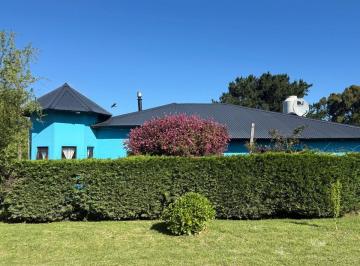 Casa · 141m² · 5 Ambientes · 2 Cocheras · Venta Casa 4 Amb a 600 m del Mar | Apta Credito |