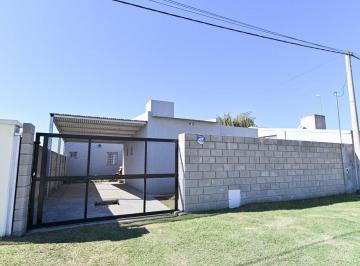 Casa · 116m² · 4 Ambientes · 1 Cochera · Casa en Venta 2/3 Dorm. Excelente Estado