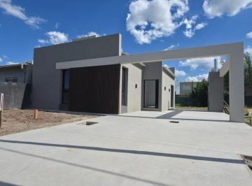 Casa · 73m² · 3 Ambientes · 2 Cocheras · Venta Casa 2 Dormi con Cochera Tds3 Sector a