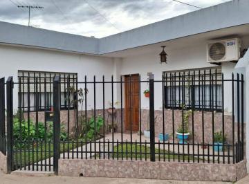 Casa · 120m² · 4 Ambientes · 2 Cocheras · Casa en Venta Jose C Paz, Lote Esquina con Local