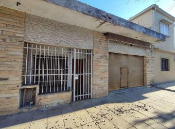 Casa · 146m² · 3 Ambientes · 1 Cochera · Casa con Local + Terraza en Zona Comercial Tesei