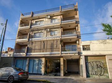 Departamento · 55m² · 3 Ambientes · 1 Cochera · Departamento Venta Lomas de Zamora 3 Amb con Patio