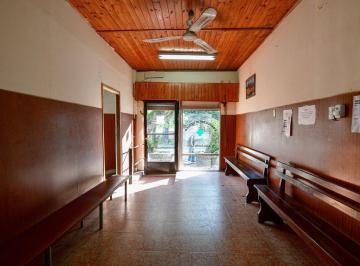 Casa · 255m² · 4 Ambientes · Casa Mas Consultorios en Florencio Varela. Permuta