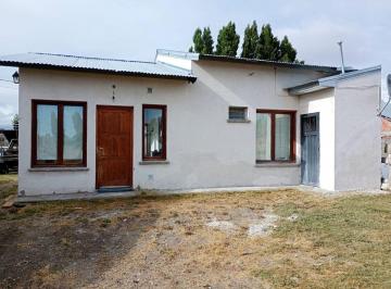 Casa · 68m² · 3 Ambientes · 1 Cochera · Oportunidad en Tecka