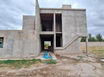 Casa · 145m² · 4 Ambientes · Oportunidad de Inversión Casa en Barrio Privado
