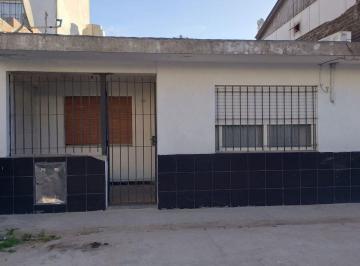 Casa · 74m² · 4 Ambientes · Alquiler Casa 4 Ambientes Villa Sarmiento!