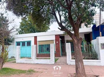 Casa de 4 ambientes, Moreno · Casa en Venta Moreno Cuartel V, 3 Dorm. Garage Patio y Jardín, 200 m², Zona Ruta 25 y Ruta 34