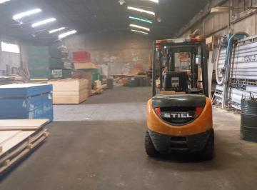 Bodega-Galpón , Córdoba · Portón Para Camiones 10 m de Altura
