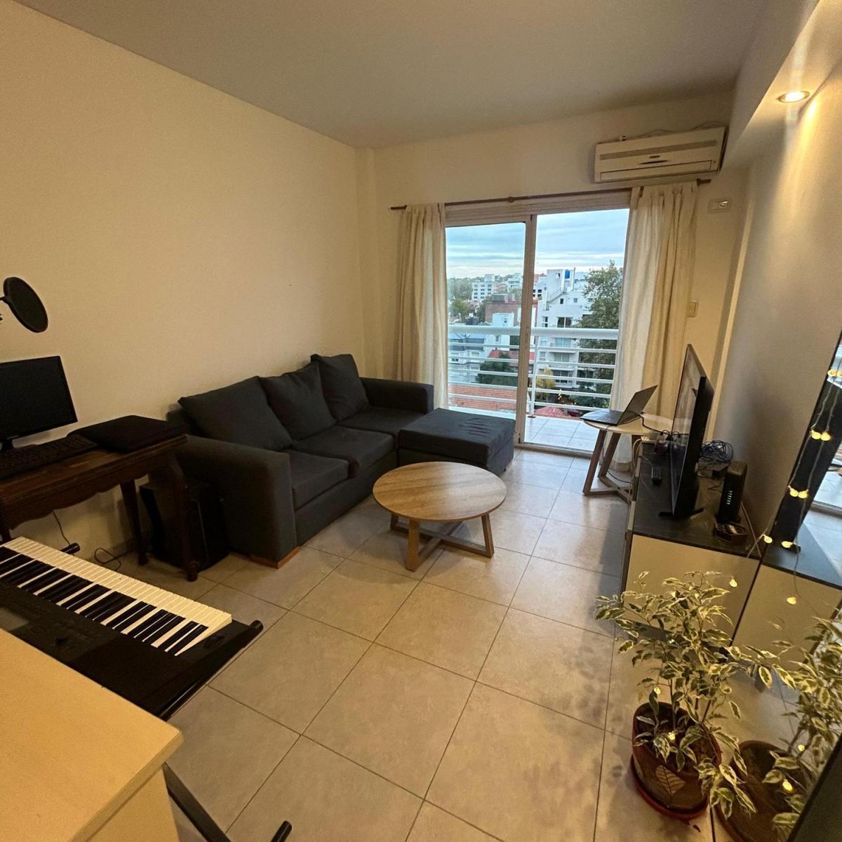 Depto 2 amb, 40m² con balcón — Alberti 1500, 7° piso
