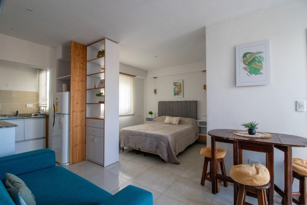 Depto 1 amb, 40m² con balcón — Centro