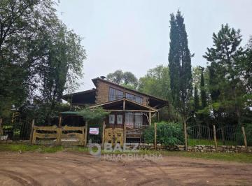 Casa de 4 ambientes, Villa General Belgrano · Venta Casa de Categoría en Madera (Quebracho) – B° Cuatro Horizontes – Vgb