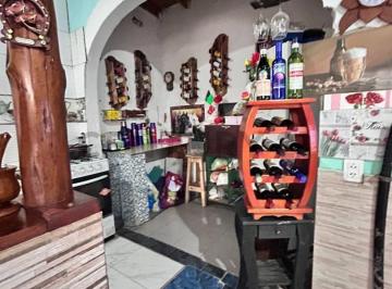 Casa · 120m² · 6 Ambientes · 1 Cochera · Venta de Casa 6 Ambientes Merlo