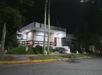 Casa de 5 ambientes, San Bernardo · Casa Totalmente Reciclada a Nueva!