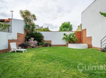 Casa · 190m² · 5 Ambientes · 1 Cochera · Casa 5 Ambientes en 2 Plantas Ramos Mejia Excelente Ubicacion