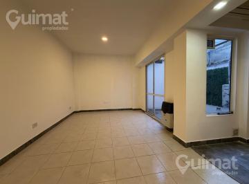 Departamento · 27m² · 1 Ambiente · 32 m² - 1 Amb con Patio y Coc. Integrada por Barra - Ideal Inversion