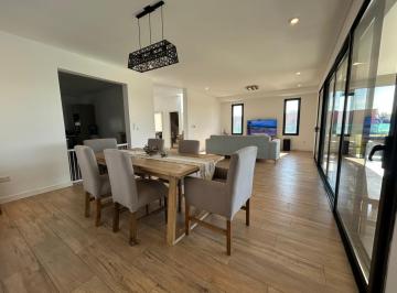 Casa · 226m² · 7 Ambientes · 6 Cocheras · Casa en El Canton - Norte a La Laguna Oportunidad Orientacion Noreste