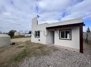 Casa · 70m² · 3 Ambientes · 2 Cocheras · Casa en Alquiler en Altos de Los Talas Berisso