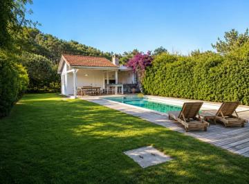 Foto1 · Excelente Casa de 4 Dorm. con Piscina y Parrillero en Montoya, La Barra