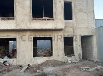 Casa · 85m² · 3 Ambientes · 1 Cochera · Hermoso Dúplex de 2 Dorm. y 2 Baños Etapa 3, Ubicado Frente a Espacio Verde, en un Entorno Tr