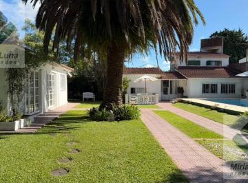 Casa · 92m² · 3 Ambientes · 4 Cocheras · Casa en City Bell