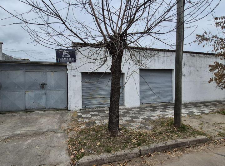 Local comercial · 174m² · 5 Cocheras