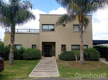 Casa · 470m² · 4 Ambientes · 3 Cocheras · Casa en Alquiler Anual - Barrio Cerrado La Cuesta - Impecable Estado