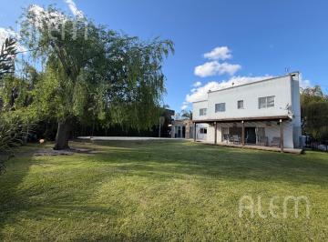 Casa · 180m² · 6 Ambientes · 1 Cochera · Casa en Venta y Alquiler en El Centauro, Canning