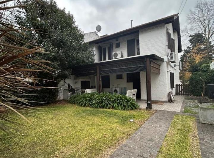 Casa · 150m² · 4 Ambientes · 1 Cochera