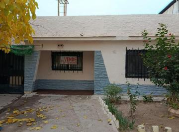 Casa de 5 ambientes, Las Heras · Casa en Venta en Calle Lisandro Moyano