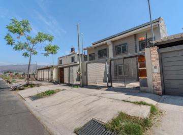 Casa · 164m² · 6 Ambientes · 1 Cochera · Triplex 164 m² 3 Dorm. 3 Baños | Patio y Playroom