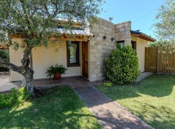 Casa · 116m² · 5 Ambientes · 2 Cocheras · Casa en Venta B° Privado Viñas - Todos Los Servicios / Seg 24 Hs / Escritura Inmediata