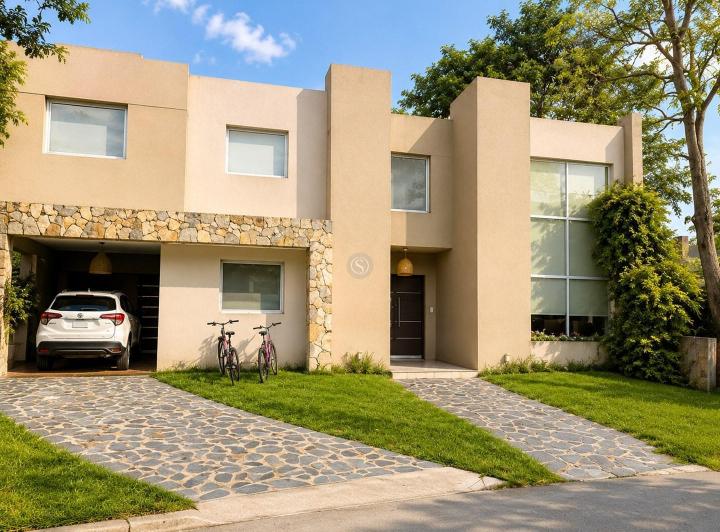 Casa · 250m² · 6 Ambientes · 1 Cochera