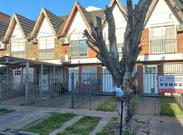 Casa · 58m² · 4 Ambientes · 1 Cochera · Casa Triplex en Venta en Ramos Mejía, La Matanza, G. B. a. Zona Oeste