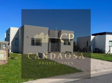 Casa · 142m² · 3 Ambientes · 2 Cocheras · Nvr. Venta Casa en San Sebastian