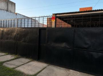 Casa · 300m² · 4 Ambientes · 3 Cocheras · Casa - Resistencia