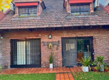 Casa de 5 ambientes, Villa Devoto · Venta Chalet 5 Amb con Dependencia, Quincho, Pileta, Parque, Garage Para 2 Autos.