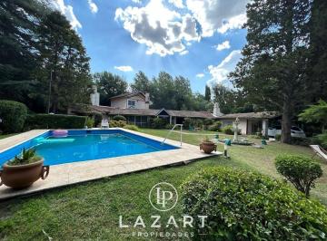 Quinta vacacional · 218m² · 6 Ambientes · 4 Cocheras · Chalet 6 Amb, Sobre Lote de 2.250 m² en El Remanso